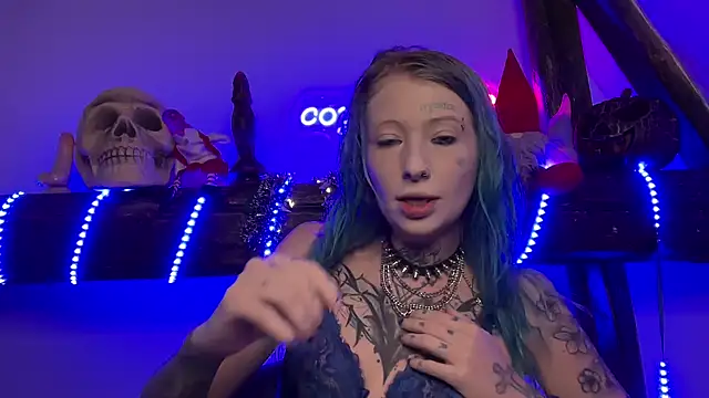 coyemoo online show from January 1, 2025, 5:44 pm
