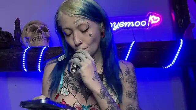 coyemoo online show from January 30, 2025, 1:31 pm