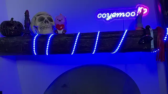 coyemoo online show from February 2, 2025, 8:41 pm