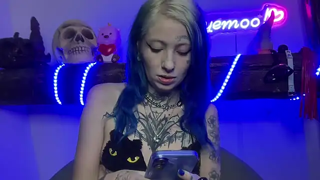 coyemoo online show from February 3, 2025, 12:47 pm