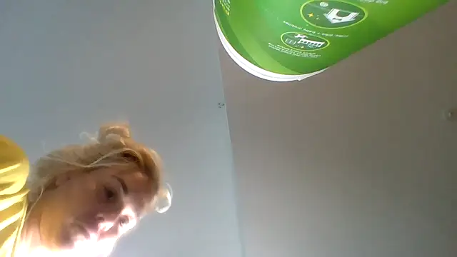 Snapshot of badblondebunny chatting on March 17, 2026, 4:10 pm badblondebunny online show from March 17, 2026, 4:10 pm