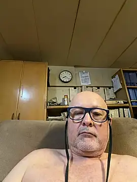 lam007 online show from August 6, 2026, 7:05 pm