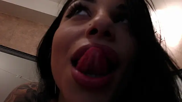 MissJuliax online show from January 3, 2025, 9:58 am