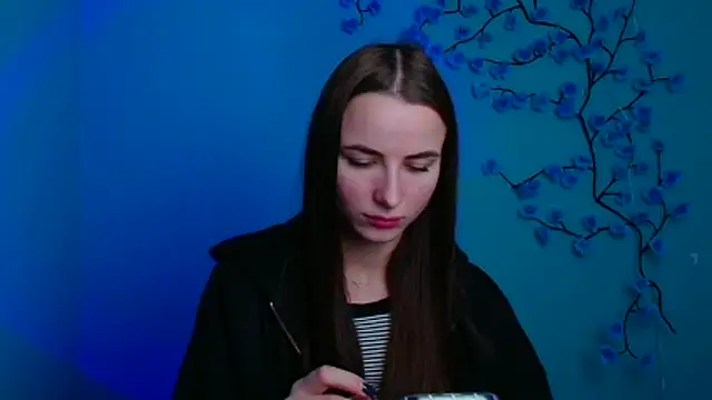 Eva Janee online show from January 7, 2026, 6:38 am