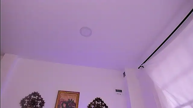 Snapshot of VeronicaGilss chatting on October 8, 2025, 6:49 pm VeronicaGilss online show from October 8, 2025, 6:49 pm