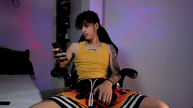 Snakebutterfly online show from March 18, 2025, 7:08 am