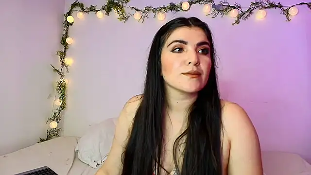 Amara vega online show from April 24, 2026, 10:39 am