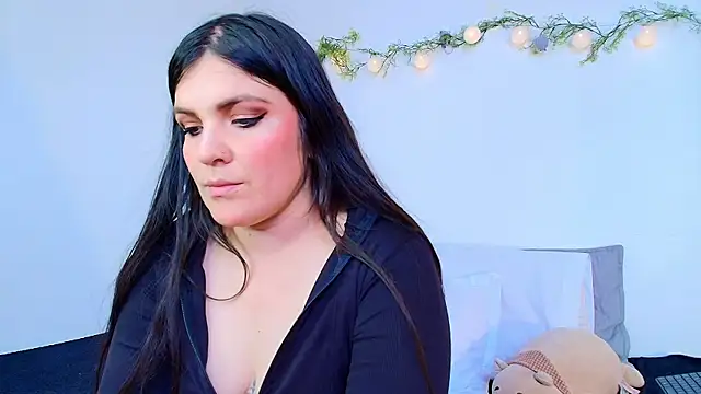Amara vega online show from May 8, 2026, 4:34 pm