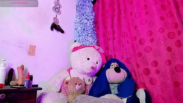 Snapshot of samy_foox chatting on August 7, 2026, 12:45 am samy foox online show from August 7, 2026, 12:45 am