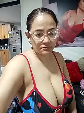 Snapshot of skarleth001 chatting on January 10, 2025, 4:22 am skarleth001 online show from January 10, 2025, 4:22 am