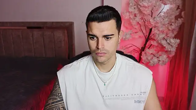 Axel Big cock online show from August 5, 2026, 2:53 pm
