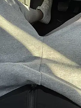 Snapshot of 2ba303j chatting on February 16, 2026, 8:38 pm 2ba303j online show from February 16, 2026, 8:38 pm