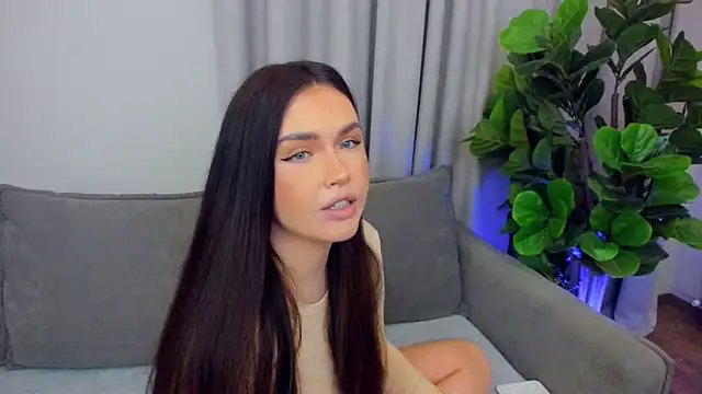 sexyangeloux online show from May 17, 2026, 11:01 pm