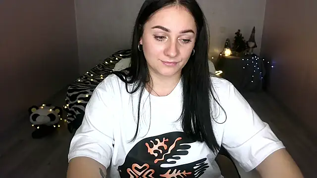 Snapshot of Emelyblum chatting on January 25, 2025, 2:37 am Emelyblum online show from January 25, 2025, 2:37 am