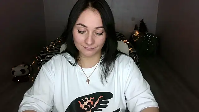 Snapshot of Emelyblum chatting on January 26, 2025, 5:23 am Emelyblum online show from January 26, 2025, 5:23 am