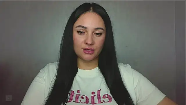 Snapshot of Emelyblum chatting on September 15, 2025, 10:10 pm Emelyblum online show from September 15, 2025, 10:10 pm