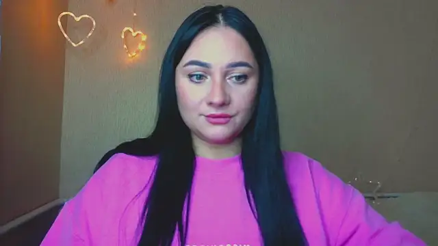 Snapshot of Emelyblum chatting on October 28, 2025, 10:23 pm Emelyblum online show from October 28, 2025, 10:23 pm