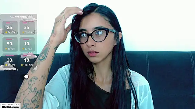 Snapshot of missari_054 chatting on November 19, 2025, 9:42 am missari 054 online show from November 19, 2025, 9:42 am