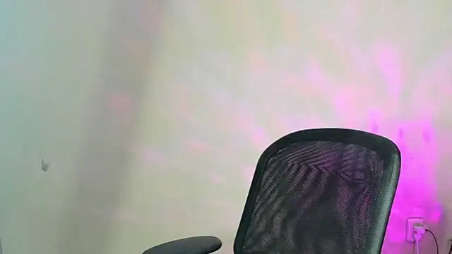 EvaaMillerr99 online show from February 6, 2025, 10:00 pm