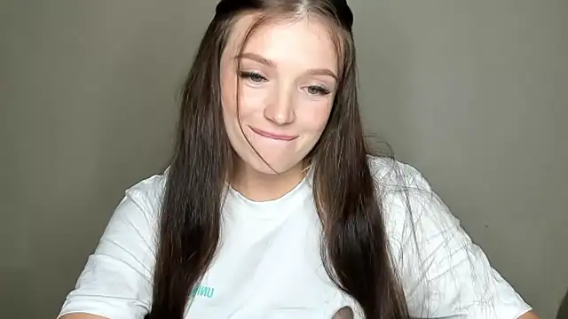 EvaaMillerr99 online show from October 25, 2025, 6:13 pm