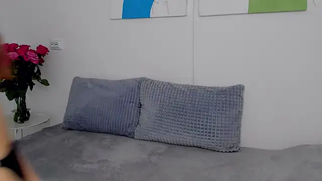 SelenaRousey online show from November 20, 2025, 7:08 am