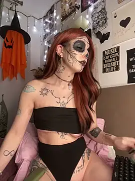 MoonAgnes online show from May 5, 2026, 3:09 pm
