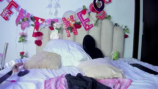 NaomiAsha online show from February 15, 2025, 2:26 am