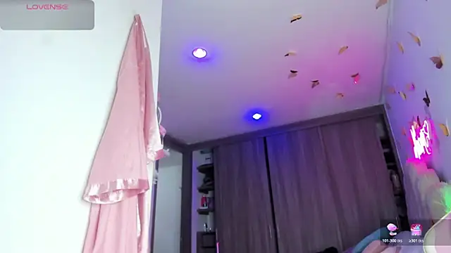 NaomiAsha online show from December 22, 2025, 11:57 pm