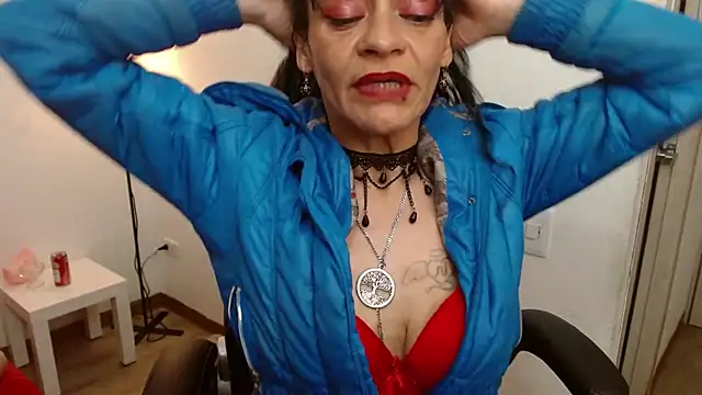 AlexandraJones  online show from January 25, 2025, 12:58 pm