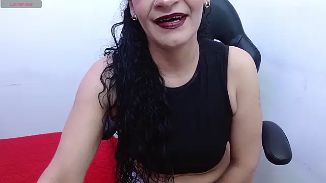 Snapshot of AlexandraJones_ chatting on October 16, 2025, 3:51 am AlexandraJones  online show from October 16, 2025, 3:51 am