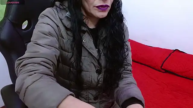 Snapshot of AlexandraJones_ chatting on October 20, 2025, 3:07 am AlexandraJones  online show from October 20, 2025, 3:07 am