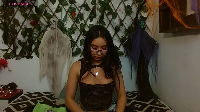 Stefanygp online show from November 1, 2025, 8:44 pm