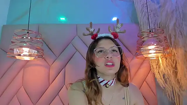AngelaaCute  online show from December 7, 2024, 3:41 pm