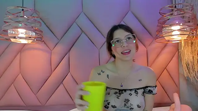 AngelaaCute  online show from December 14, 2024, 3:36 pm
