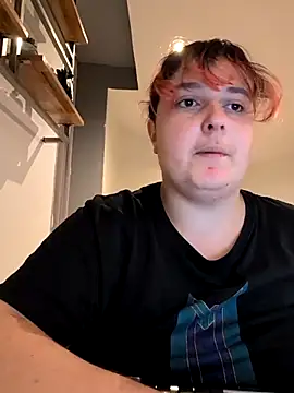 Snapshot of LadyRochester chatting on September 15, 2025, 10:32 pm LadyRochester online show from September 15, 2025, 10:32 pm