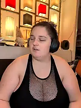 Snapshot of LadyRochester chatting on April 19, 2026, 8:55 pm LadyRochester online show from April 19, 2026, 8:55 pm