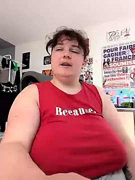 Snapshot of LadyRochester chatting on April 22, 2026, 12:39 pm LadyRochester online show from April 22, 2026, 12:39 pm