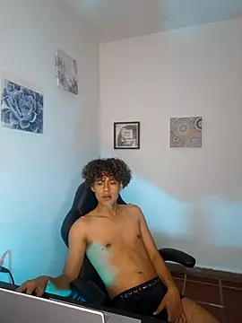 nickolas moon online show from December 26, 2024, 12:46 am