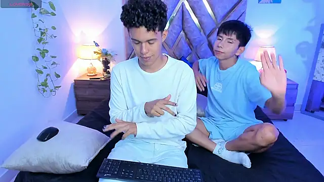 nickolas moon online show from October 3, 2025, 1:02 am