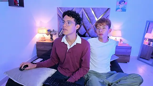 nickolas moon online show from November 7, 2025, 1:27 am