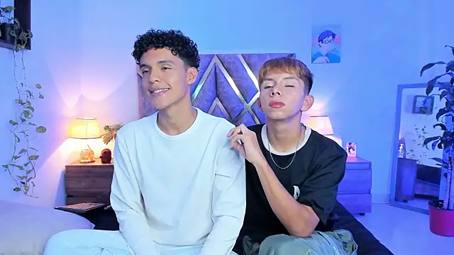 nickolas moon online show from November 24, 2025, 6:51 pm