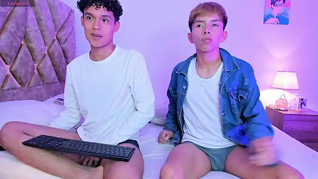 nickolas moon online show from December 3, 2025, 11:25 pm