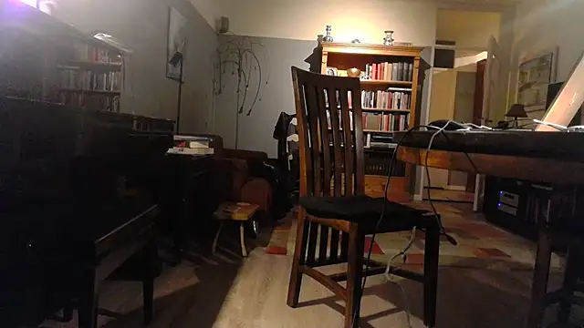 Snapshot of RolfS chatting on October 3, 2025, 12:40 am RolfS online show from October 3, 2025, 12:40 am