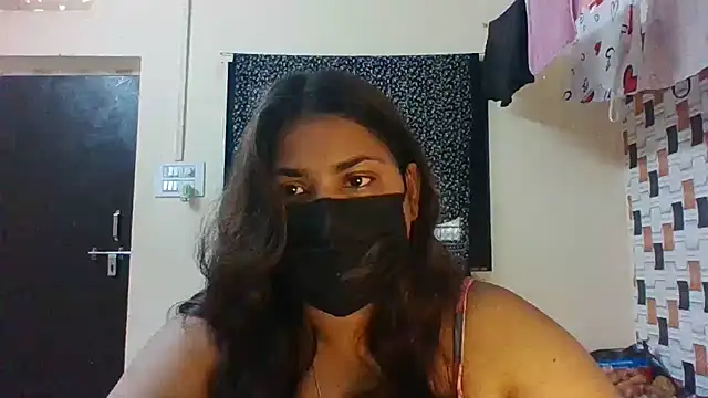 Snapshot of Hotmilfxox chatting on July 10, 2026, 8:07 am Hotmilfxox online show from July 10, 2026, 8:07 am