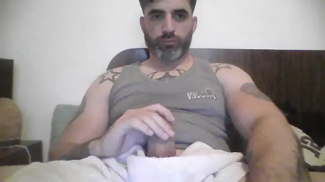 ozzypsico13 online show from November 4, 2025, 2:10 am