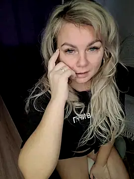 candy queeen online show from October 27, 2025, 5:55 am