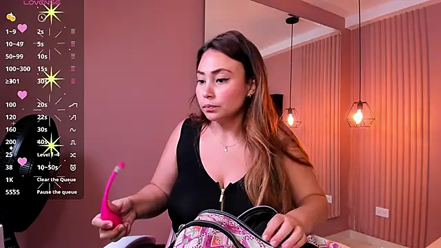 dulce santamaria online show from December 19, 2024, 9:38 pm