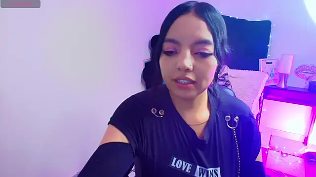 loren tits24 online show from May 5, 2026, 8:17 pm