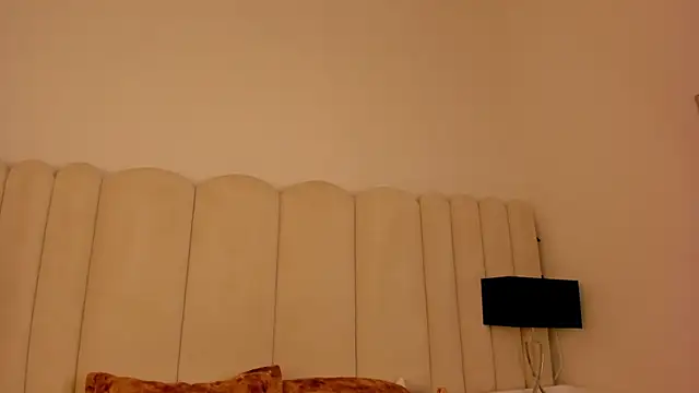 Snapshot of AnnyCherry_ chatting on September 23, 2025, 10:02 pm AnnyCherry online show from September 23, 2025, 10:02 pm