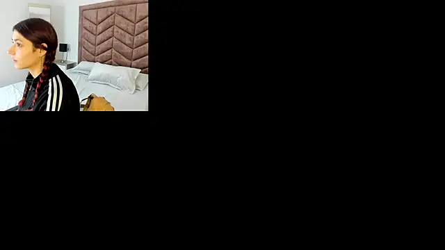 Snapshot of AnnyCherry_ chatting on October 30, 2025, 6:52 pm AnnyCherry online show from October 30, 2025, 6:52 pm